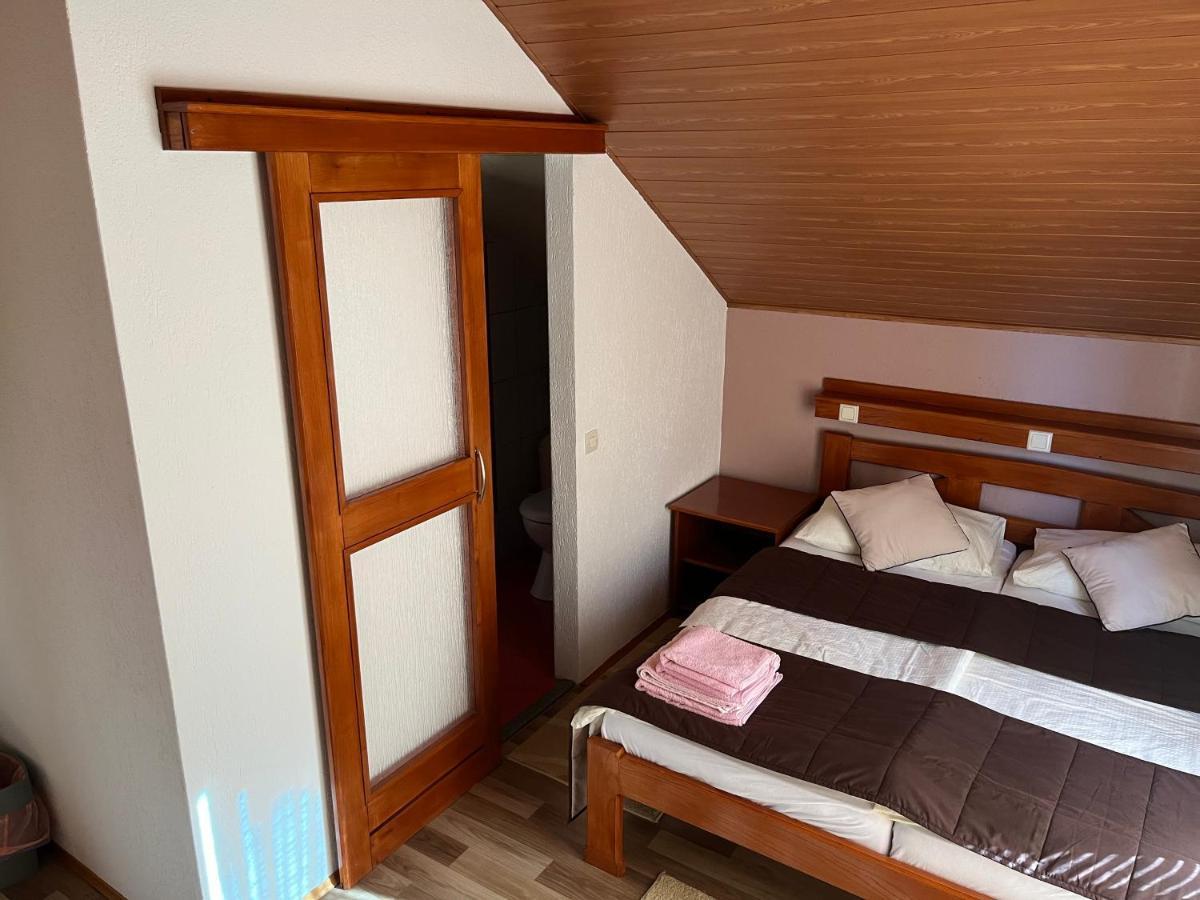 Guesthouse Hodak Seliste Dreznicko Bagian luar foto